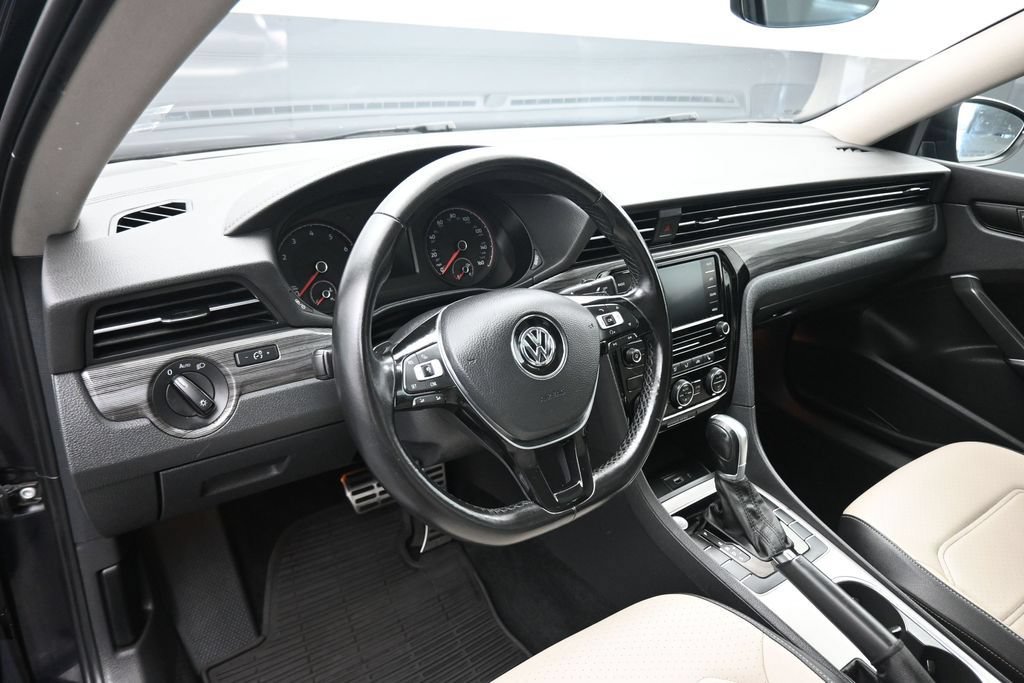 Used 2020 Volkswagen Passat 2.0T R-Line FWD image 13