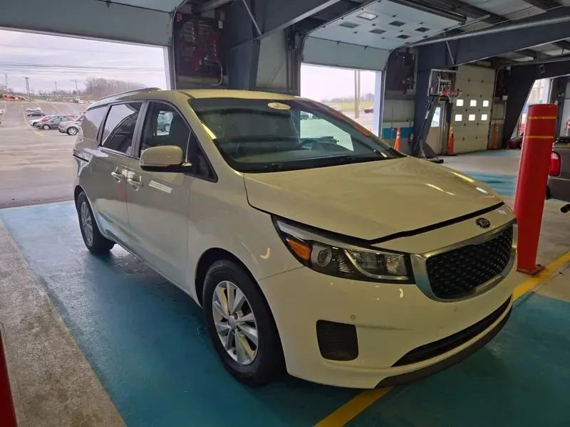 Used 2017 Kia Sedona LX w/ LX Essentials Premium Package image 1