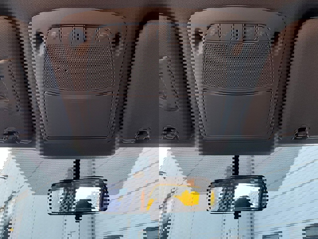 Used 2018 Nissan Rogue SV image 16