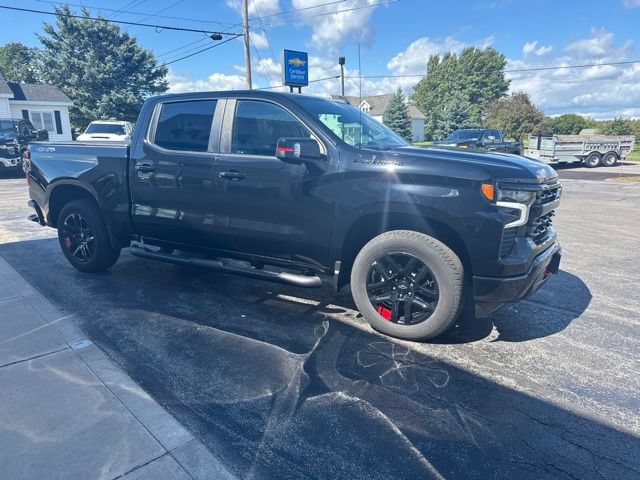 Used 2024 Chevrolet Silverado 1500 RST w/ Redline Edition AWD/4WD image 5