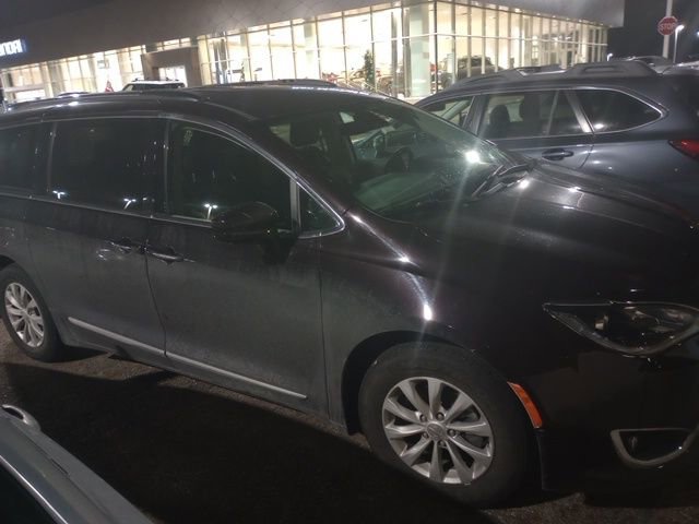 Used 2018 Chrysler Pacifica Touring-L Plus w/ Advanced Safetytec Group video 2