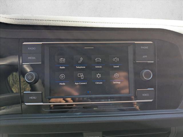 Used 2023 Volkswagen Jetta SE w/ Panoramic Sunroof Package image 18