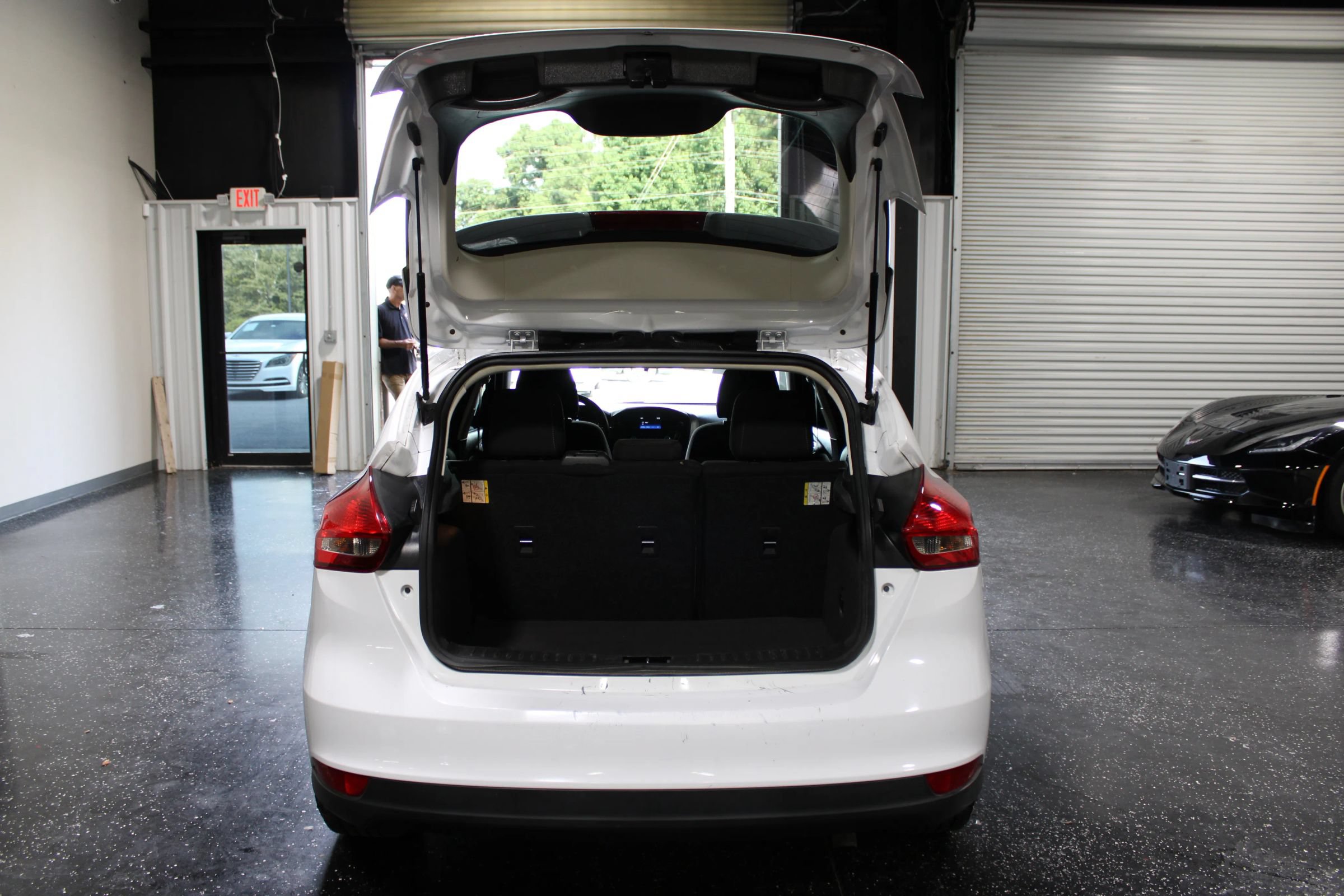 Used 2018 Ford Focus SE FWD image 30