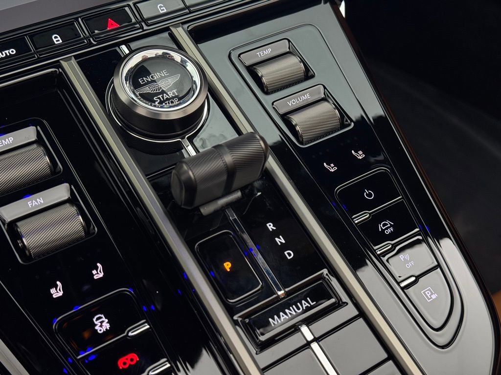 New 2026 Aston Martin V8 Vantage Roadster image 25