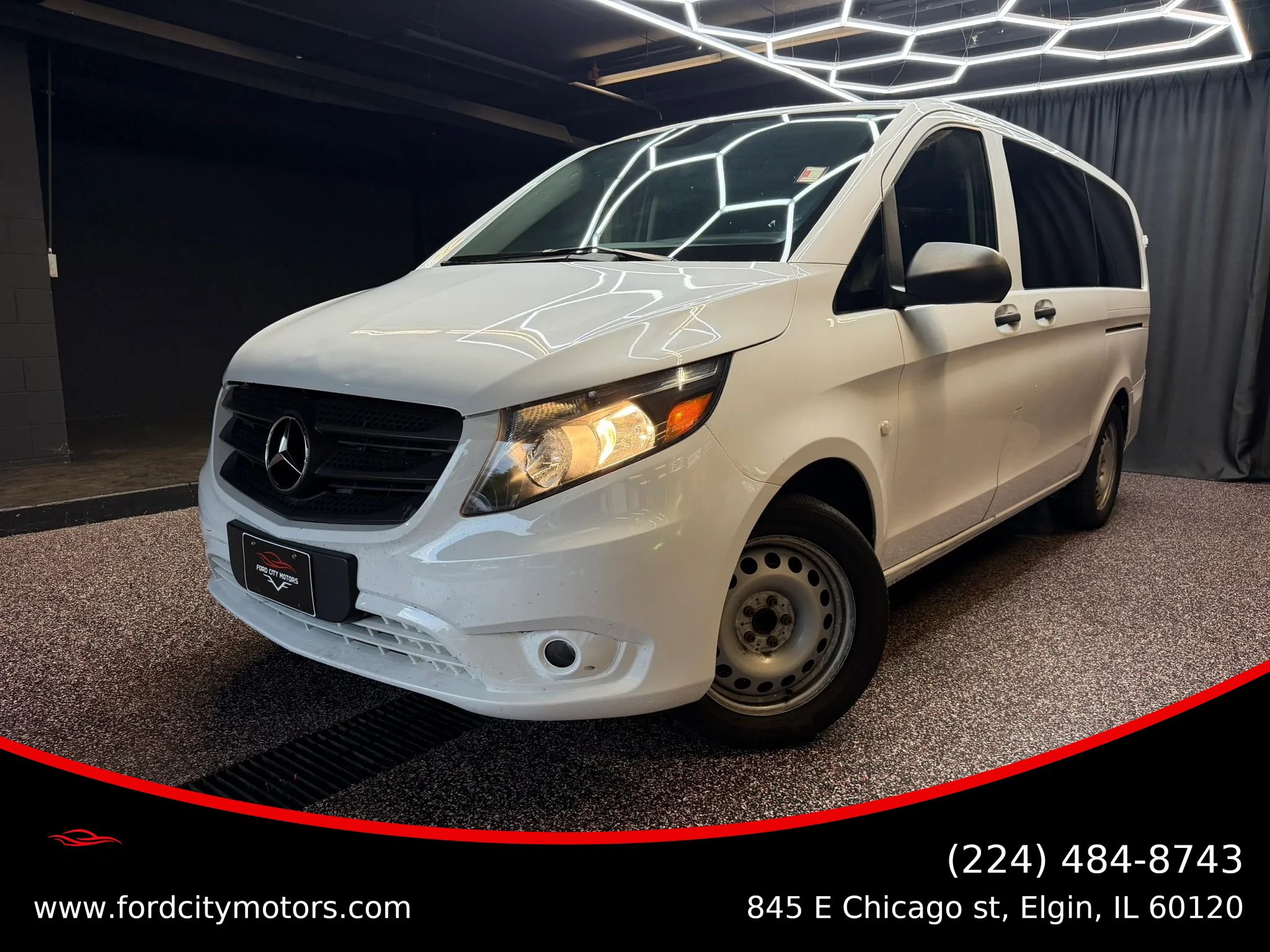 Used 2019 Mercedes-Benz Metris Passenger image 1