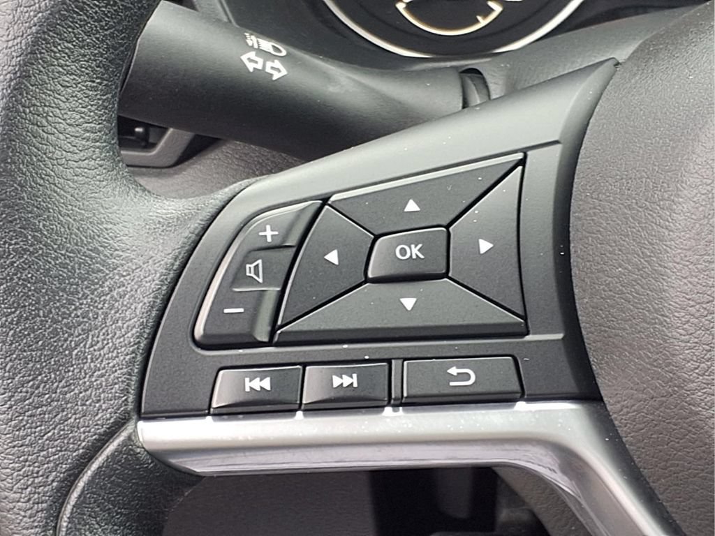 Used 2025 Nissan Altima 2.5 SV FWD image 15