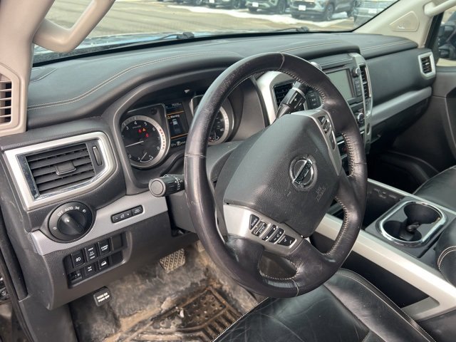 Used 2019 Nissan Titan PRO-4X w/ Pro-4x Convenience Package image 12
