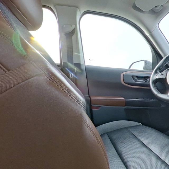 Used 2021 Ford Bronco Sport Outer Banks w/ Outer Banks Package AWD/4WD image 28