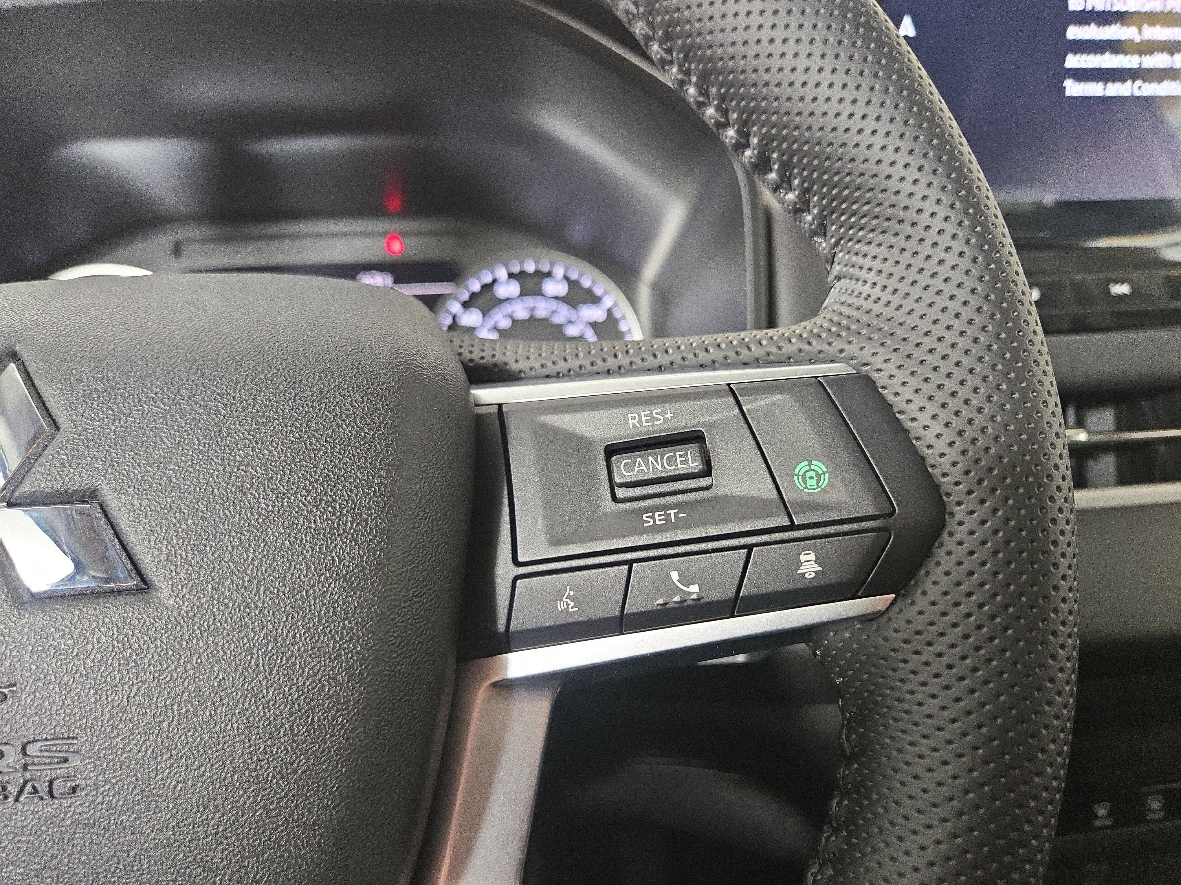 New 2026 Mitsubishi Outlander SE FWD image 16