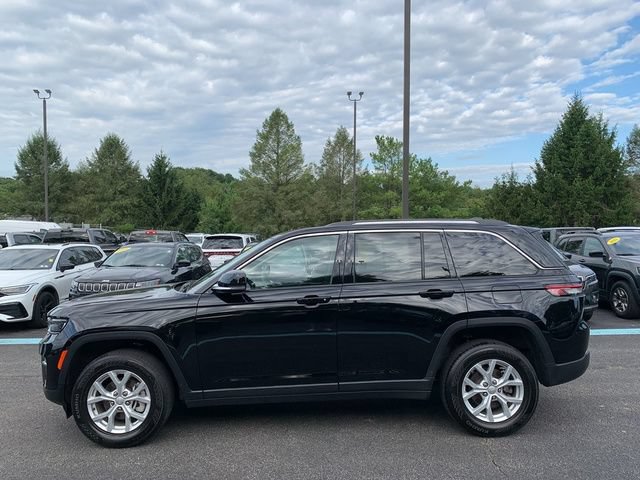 Used 2023 Jeep Grand Cherokee Limited AWD/4WD image 2