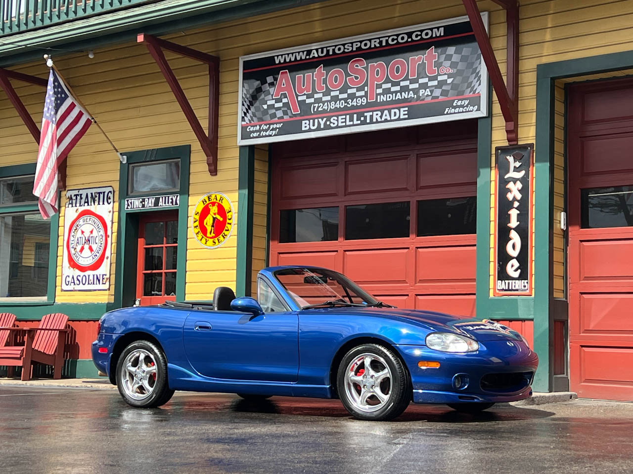 Used 1999 MAZDA MX-5 Miata 10th Anniversary Edition image 2