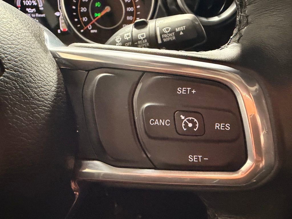 Used 2023 Jeep Wrangler Unlimited Sahara image 33