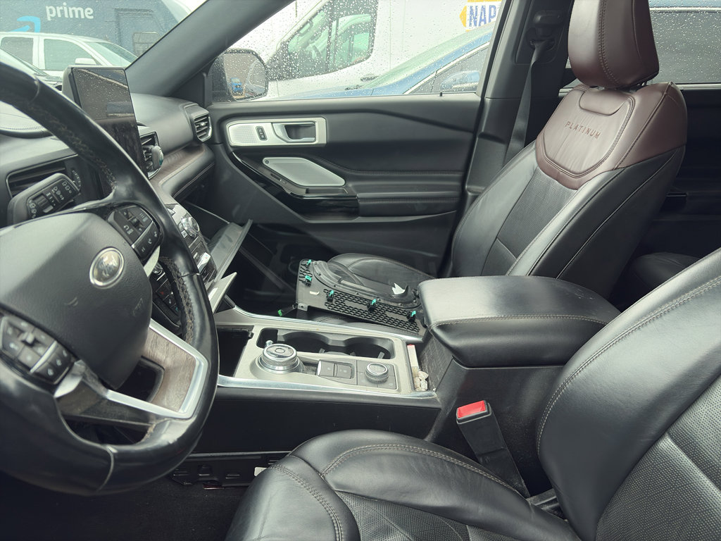 Used 2022 Ford Explorer Platinum w/ Equipment Group 601A AWD/4WD image 5