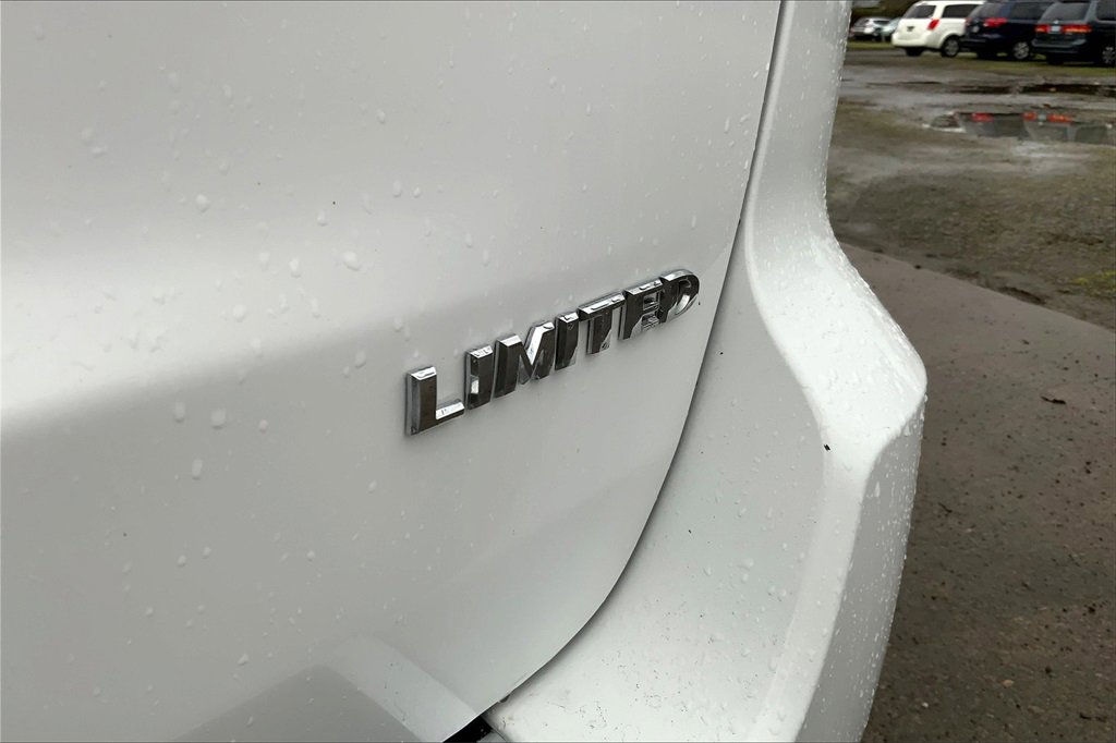 Used 2022 Jeep Grand Cherokee Limited image 29
