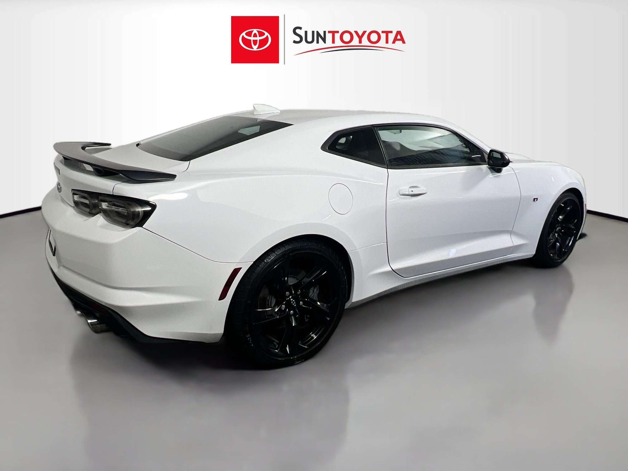 Used 2022 Chevrolet Camaro SS RWD image 4