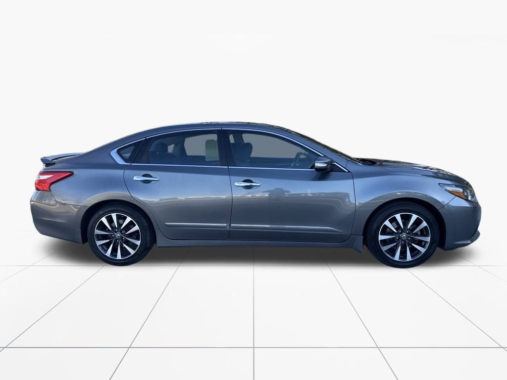 Used 2016 Nissan Altima 2.5 SL w/ 2.5 Technology w/LED Package image 10