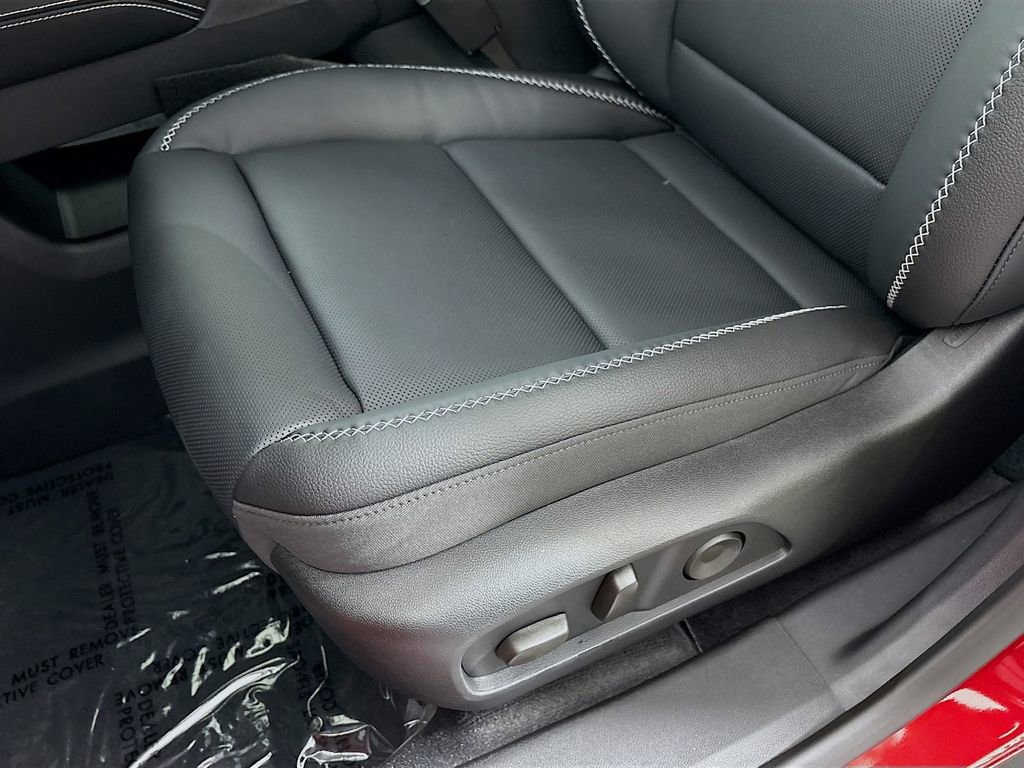 New 2026 GMC Terrain Denali w/ LPO, Black Badging Package image 18