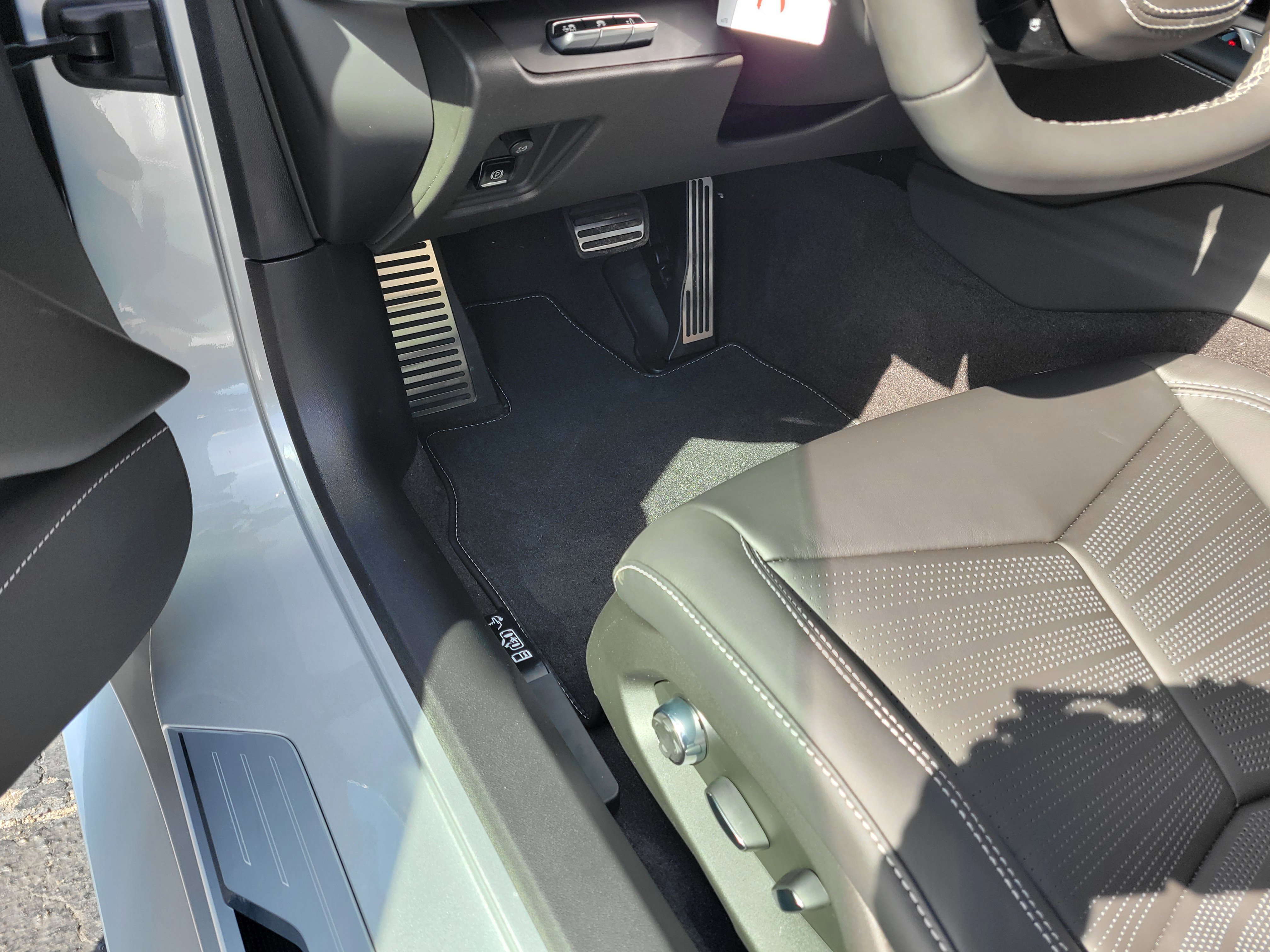 New 2026 Chevrolet Corvette Stingray Preferred Cpe w/ Z51 Performance Package image 13