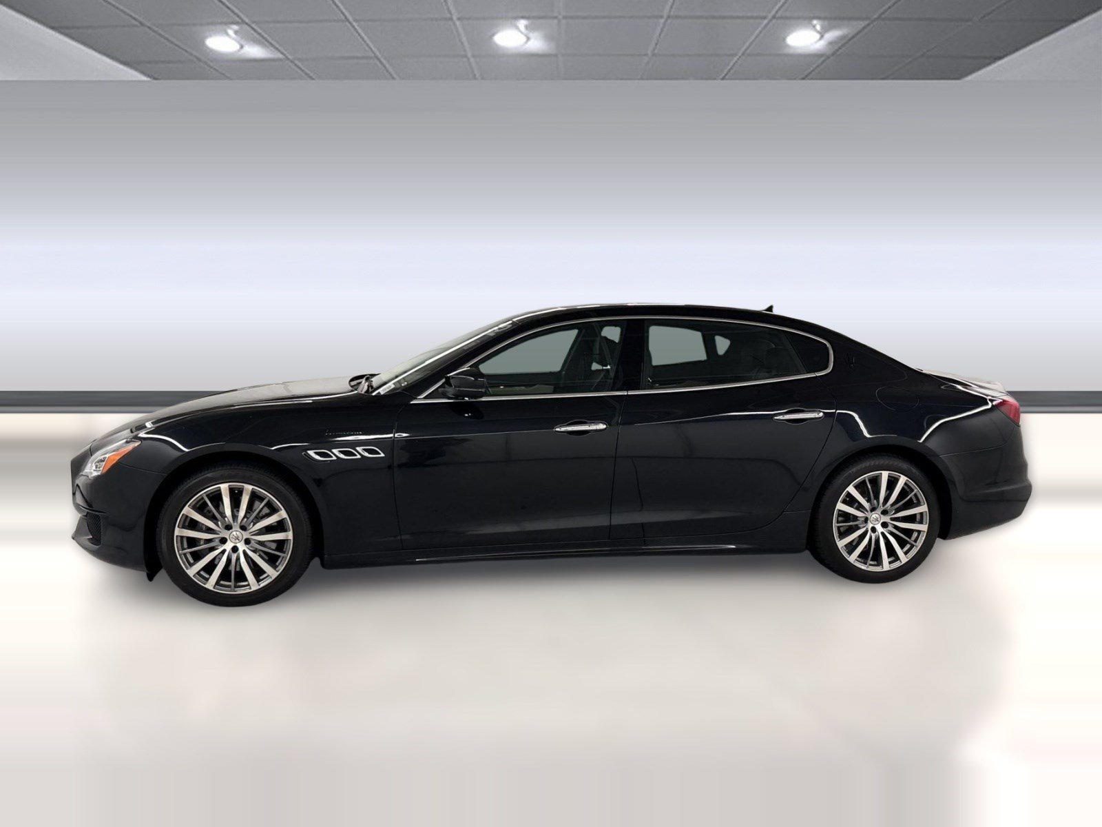 Used 2022 Maserati Quattroporte Modena Q4 AWD/4WD image 2