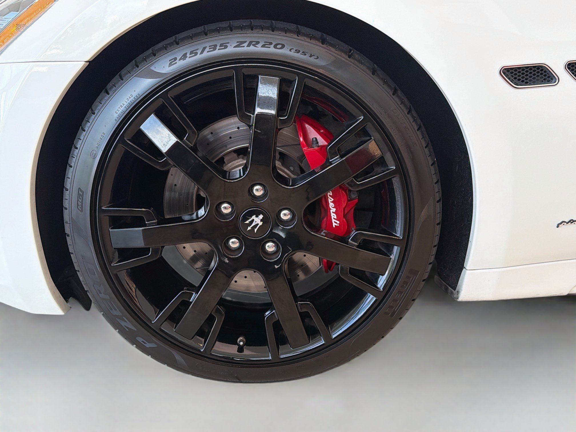Used 2018 Maserati GranTurismo Sport RWD image 40