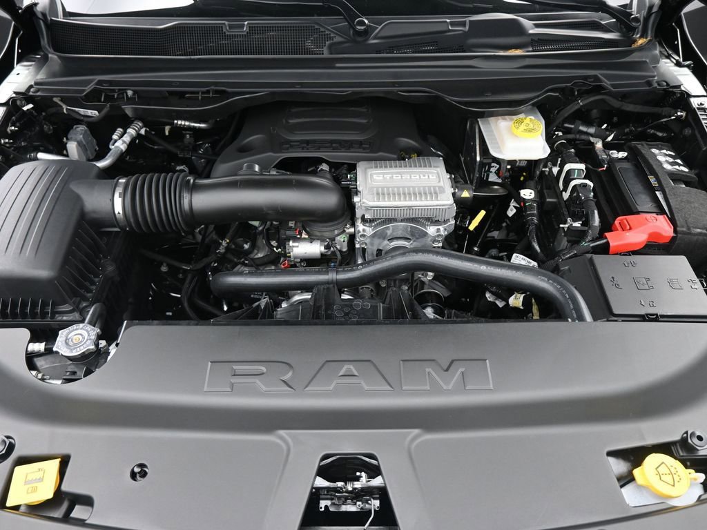 New 2026 RAM 1500 4x4 Crew Cab image 25