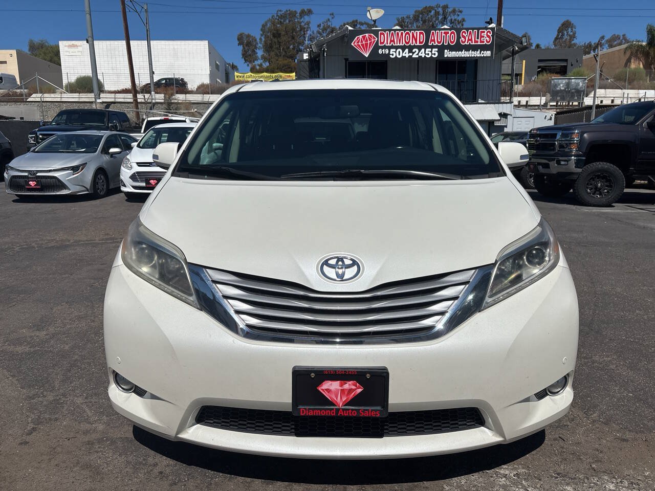 Used 2017 Toyota Sienna Limited FWD image 4
