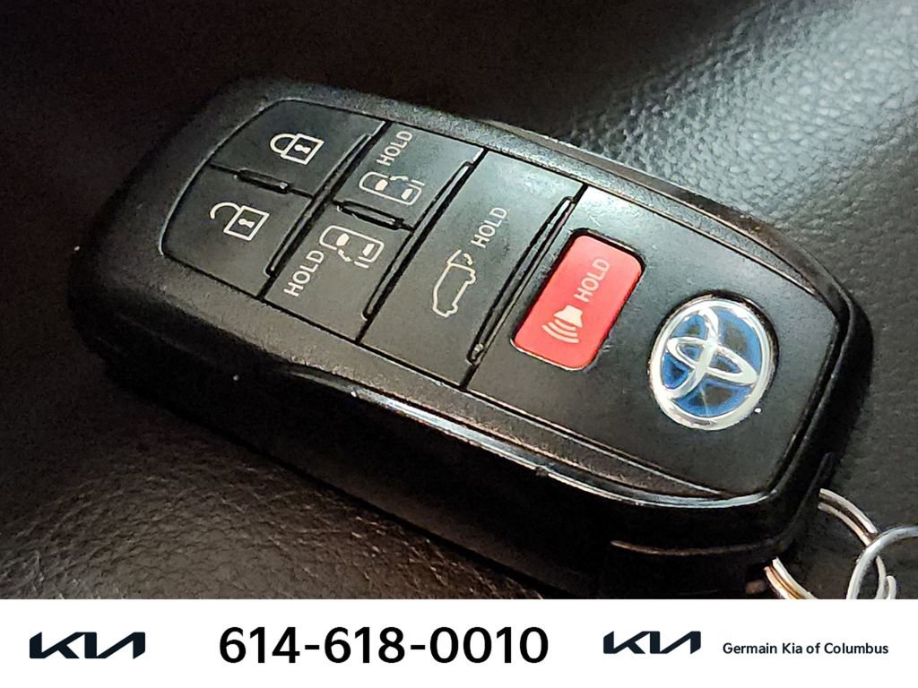 Used 2021 Toyota Sienna XSE image 33