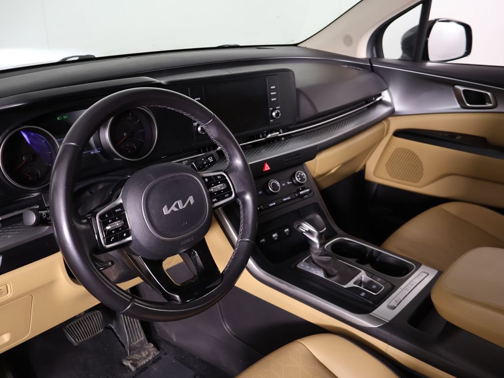 Used 2023 Kia Carnival LX FWD image 24