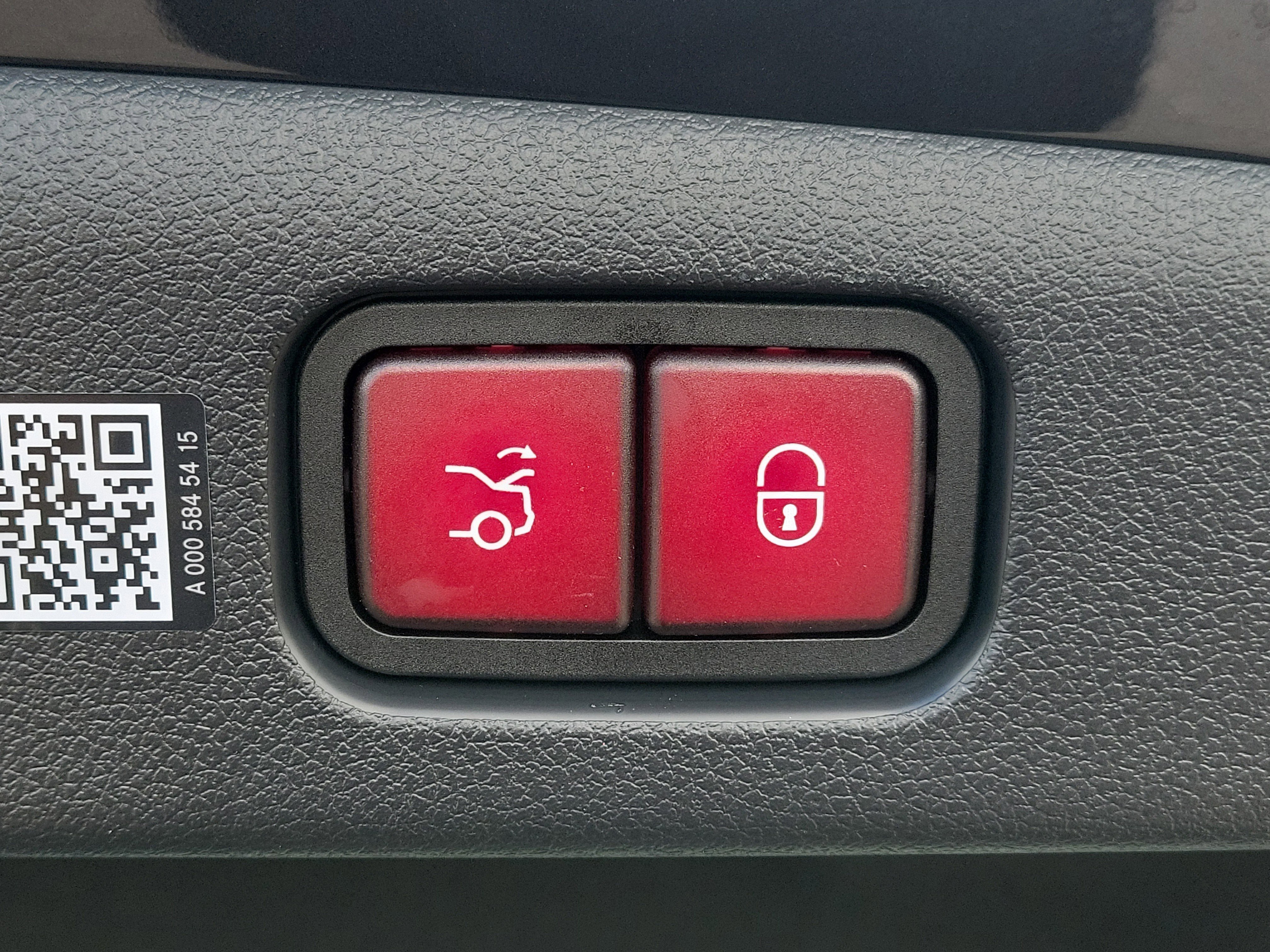 New 2026 Mercedes-Benz E 53 AMG e 4MATIC Sedan image 33