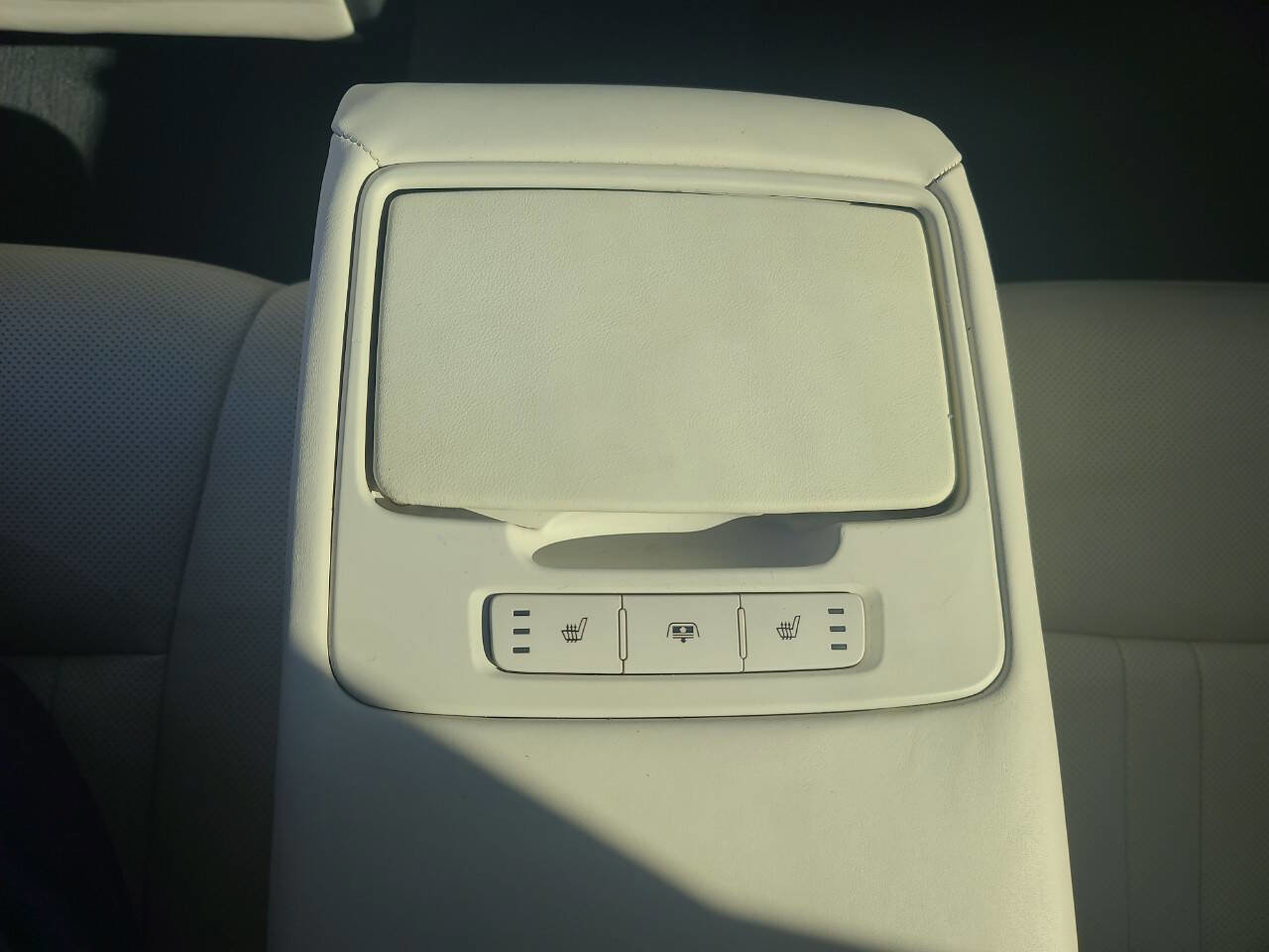 Used 2016 Hyundai Genesis 3.8 w/ Option Group 04 image 35