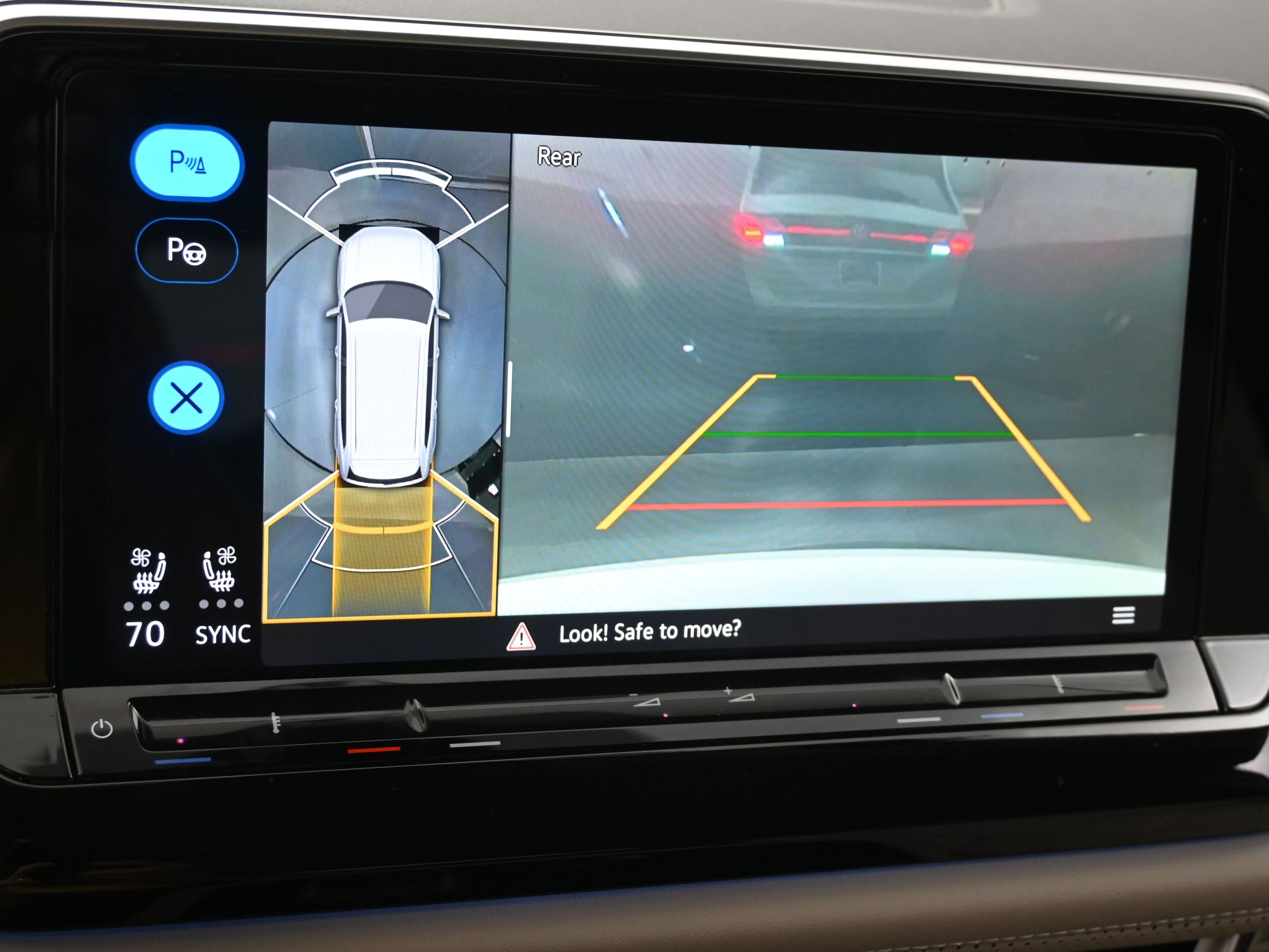 Used 2025 Volkswagen Atlas SEL Premium R-Line image 16