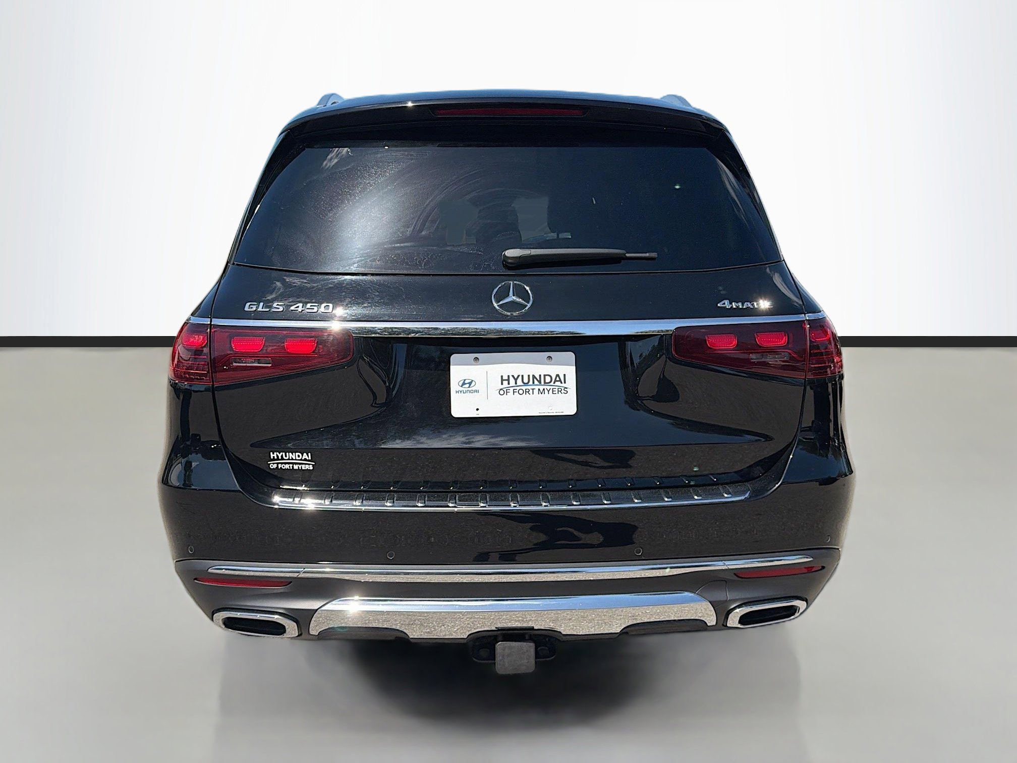 Used 2025 Mercedes-Benz GLS 450 4MATIC image 4