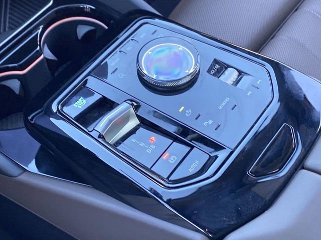 Certified 2025 BMW i5 eDrive40i w/ Premium Package image 30