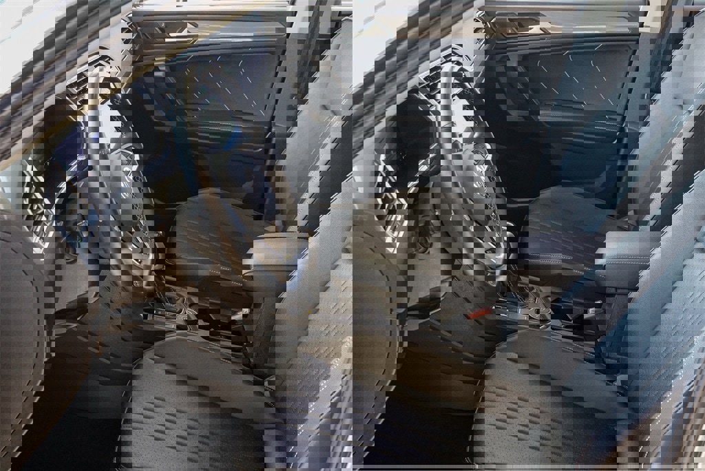 Used 2022 Volkswagen Tiguan SE image 10