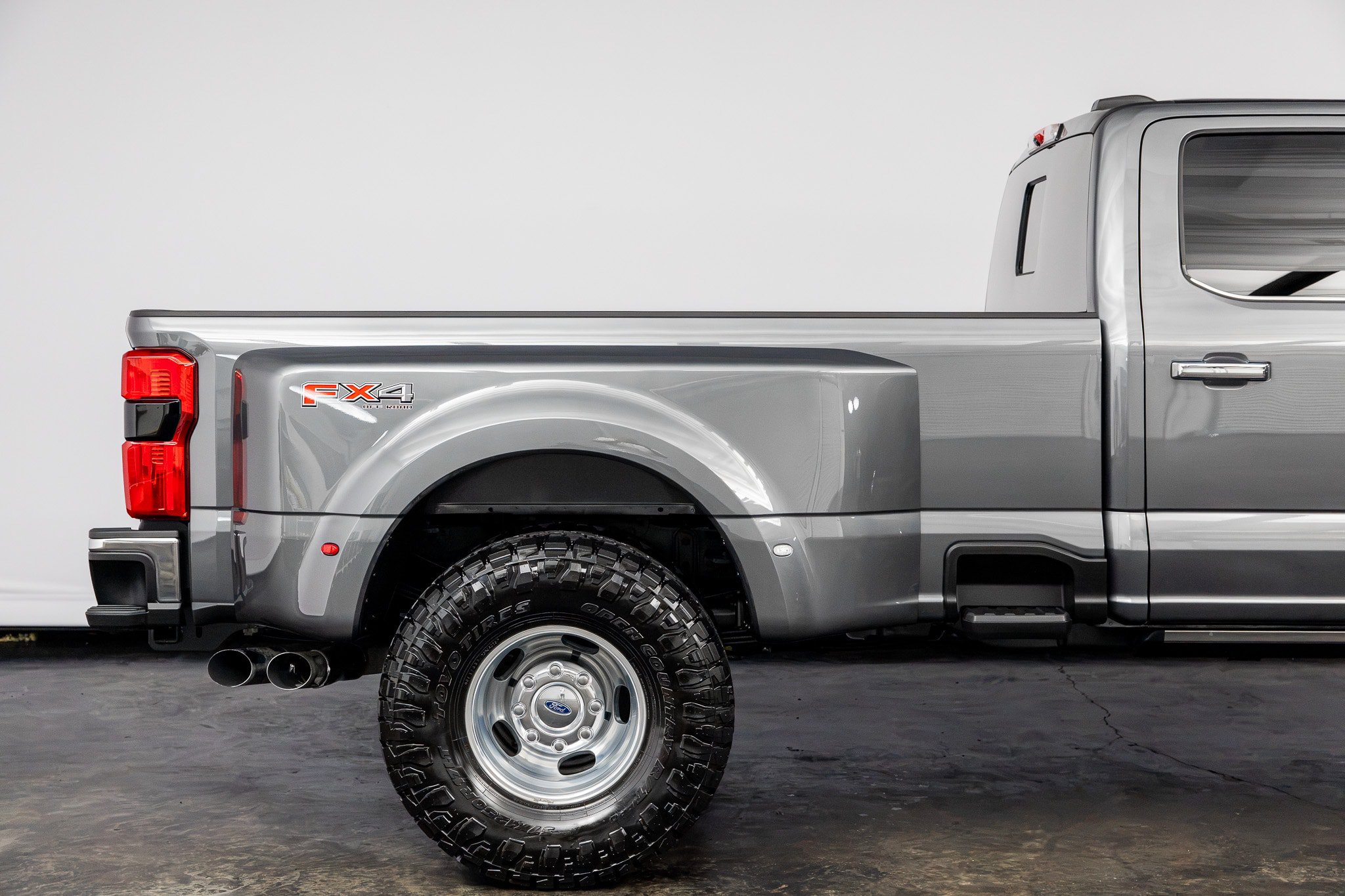 Used 2026 Ford F350 Lariat w/ Lariat Ultimate Package AWD/4WD image 24