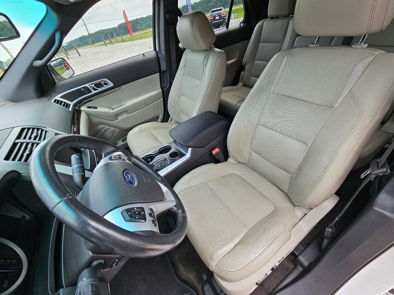 Used 2015 Ford Explorer Limited w/ Equipment Group 301A FWD image 16