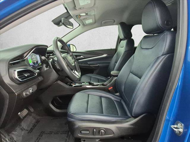 Used 2023 Chevrolet Bolt EUV LT w/ Convenience Package FWD image 16