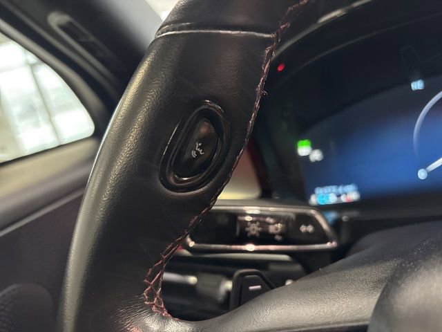 Used 2023 Lincoln Corsair Reserve w/ Rear Removable Package Tray image 34