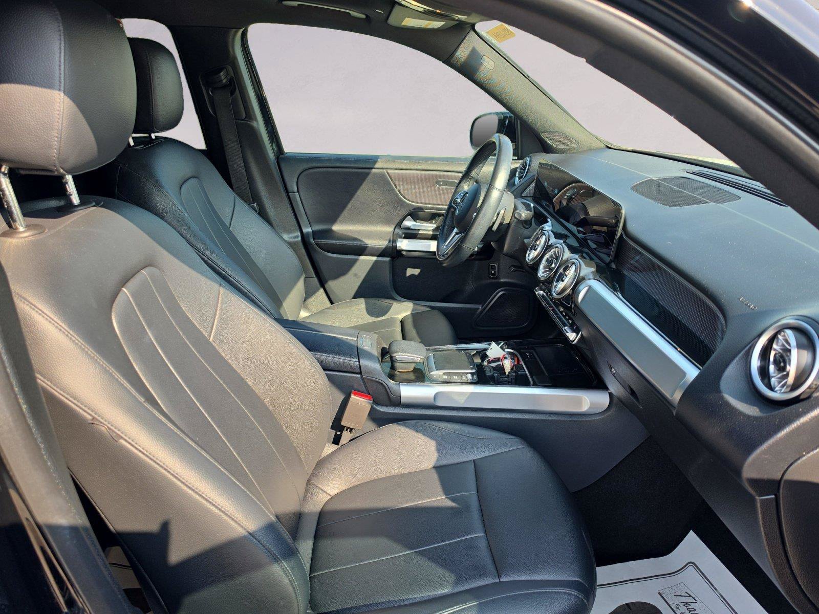 Certified 2022 Mercedes-Benz GLB 250 4MATIC image 15