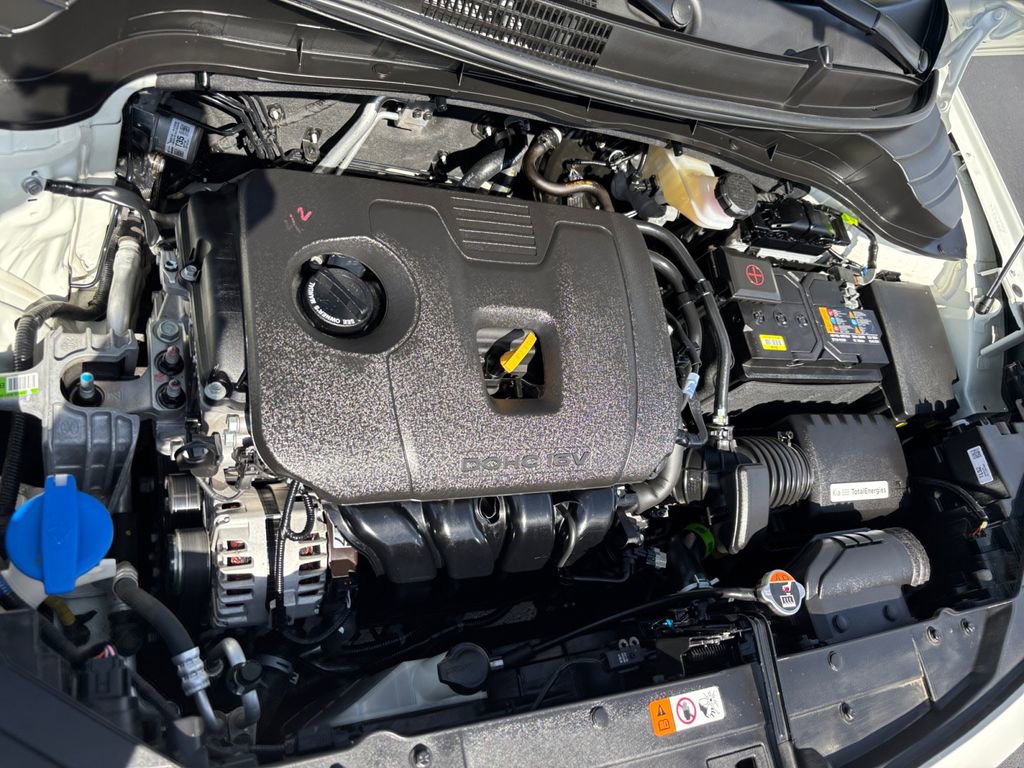 Used 2025 Kia Soul LX FWD image 14