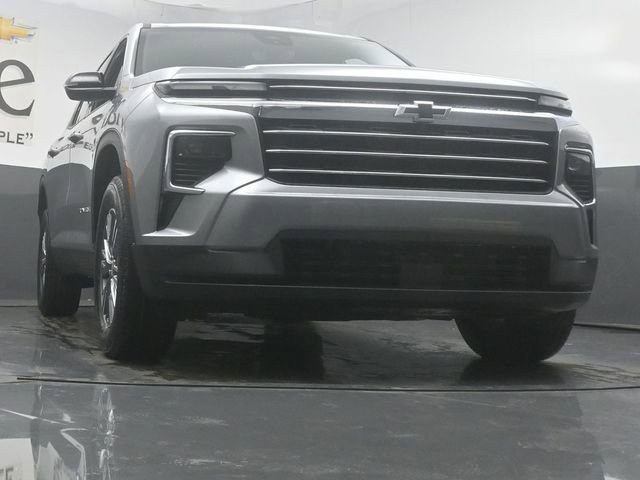 New 2026 Chevrolet Traverse LT w/ Driver Confidence Package AWD/4WD image 3