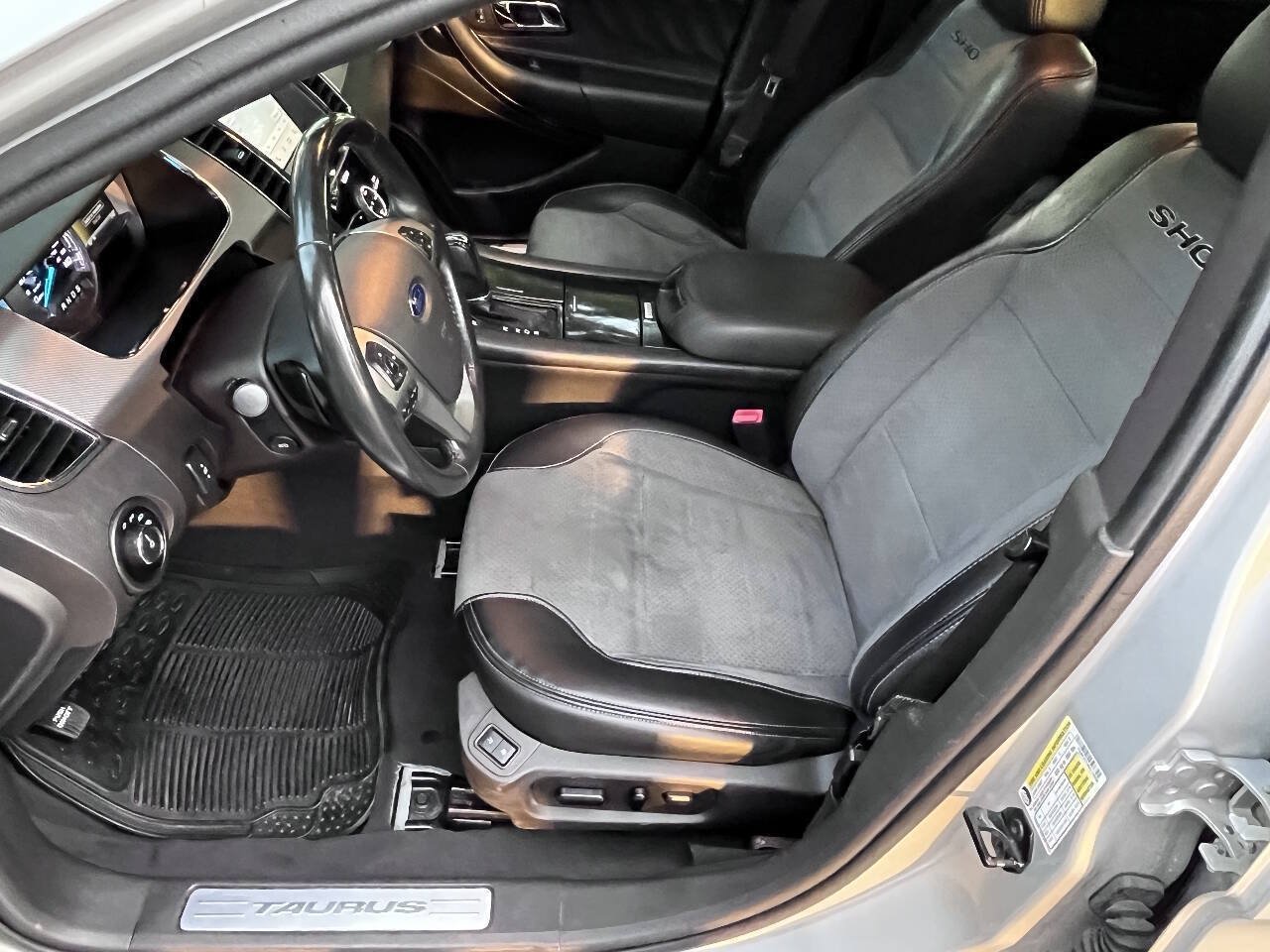 Used 2019 Ford Taurus SHO AWD/4WD image 21