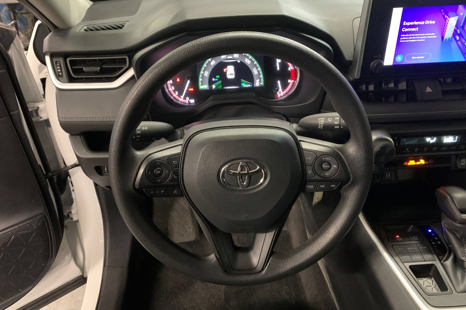 Used 2025 Toyota RAV4 LE AWD/4WD image 26