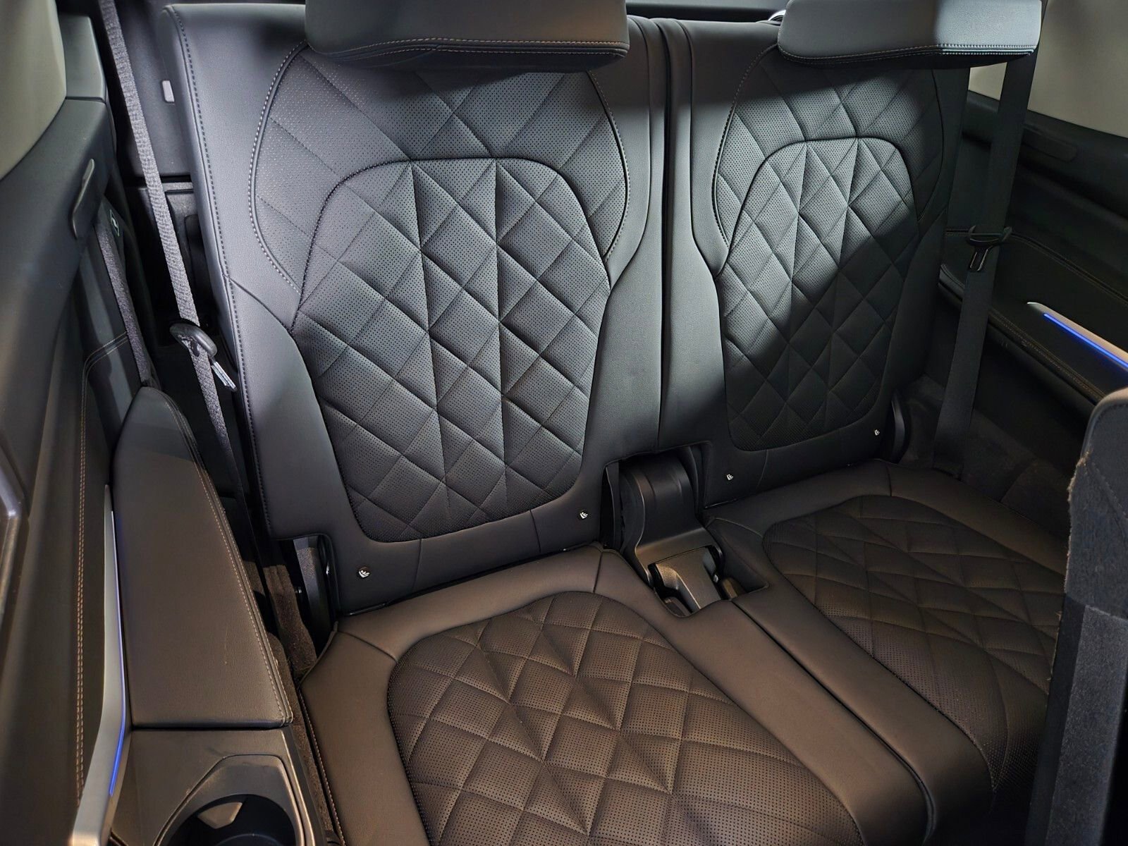 Used 2024 BMW X7 xDrive40i w/ Parking Assistance Package image 19