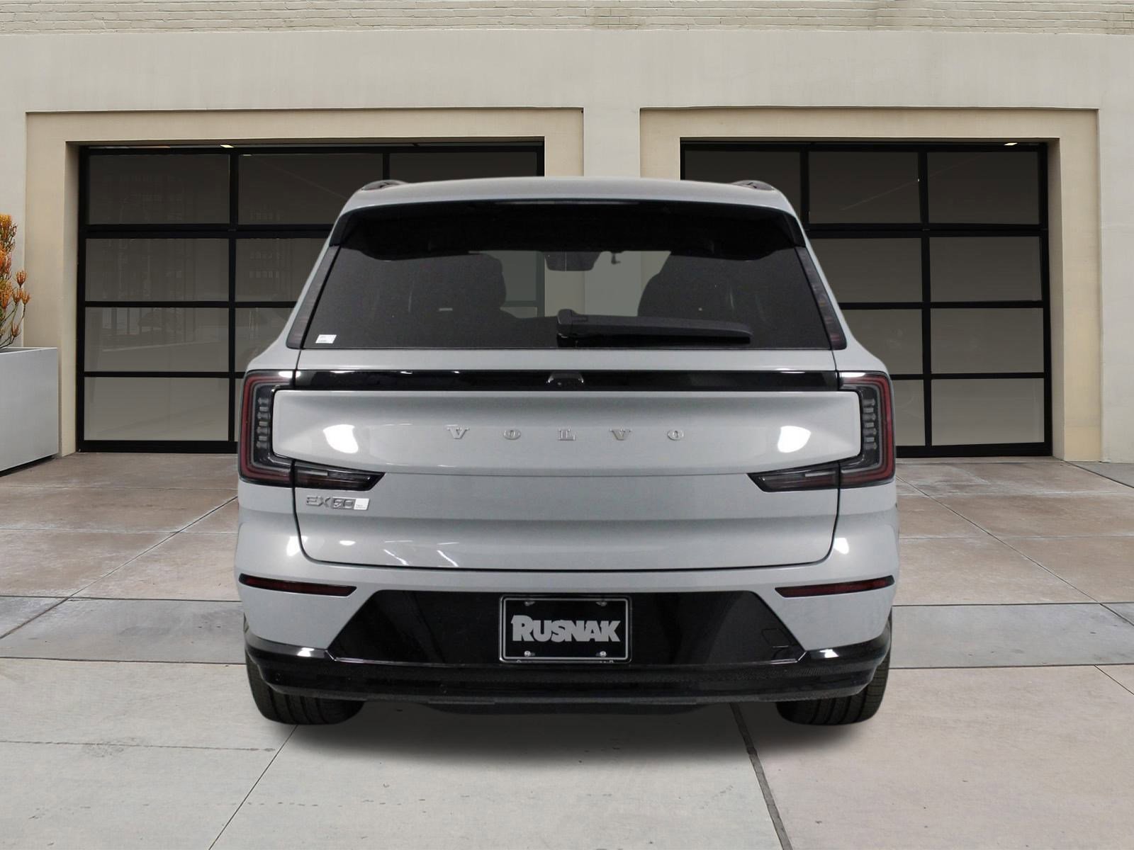 New 2025 Volvo EX90 Plus image 4