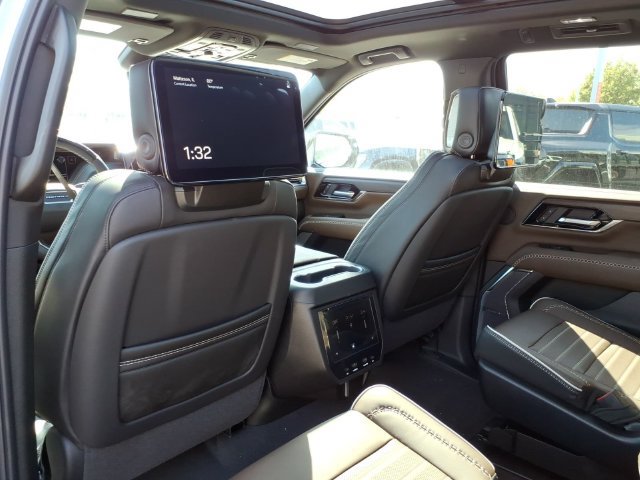 New 2027 GMC Yukon Denali Ultimate AWD/4WD image 16