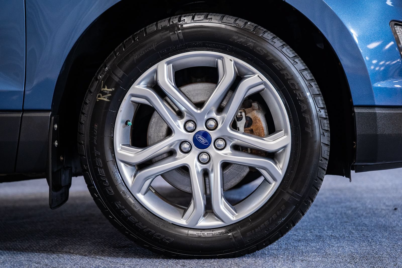 Used 2018 Ford Edge Titanium w/ Equipment Group 301A AWD/4WD image 16