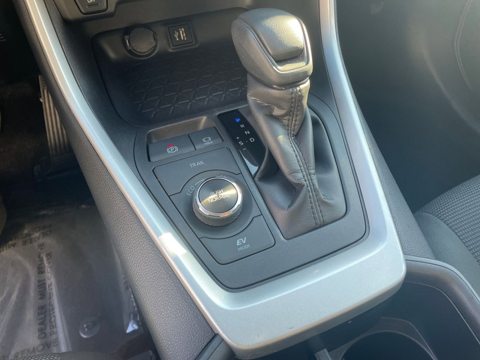 Used 2025 Toyota RAV4 LE image 41