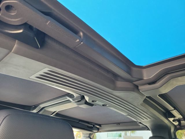 Used 2025 GMC Hummer EV 3X AWD/4WD image 16