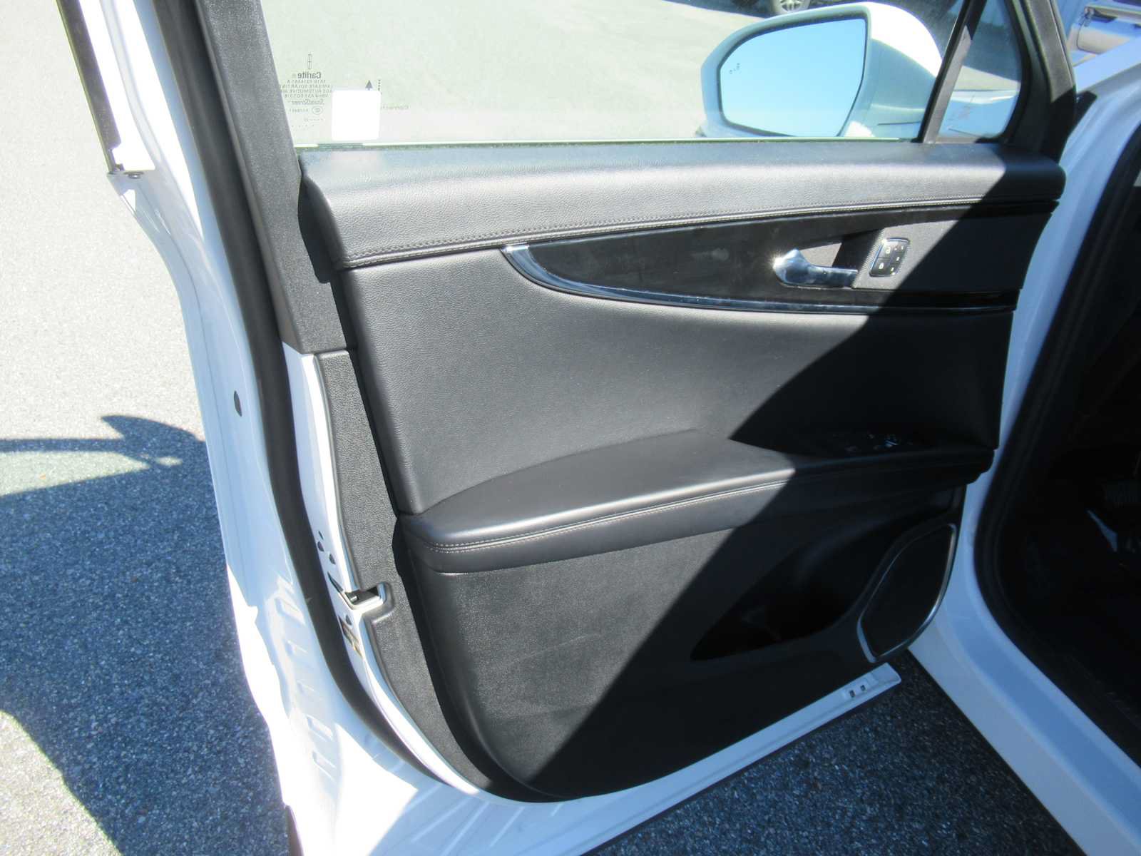 Used 2023 Lincoln Nautilus FWD image 12
